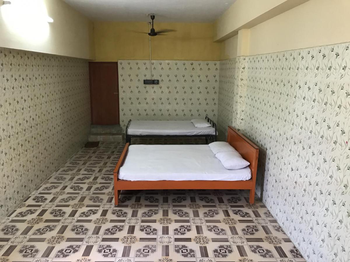 Sr Mahal & Lodge Кумбаконам Екстериор снимка